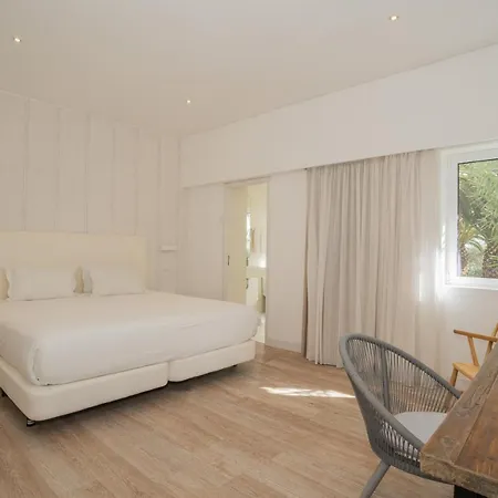 Dune Coliving Hostel Porto Santo