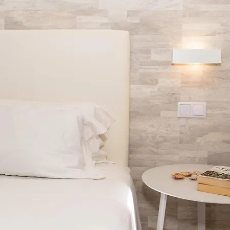 Dune Coliving Hostel Porto Santo